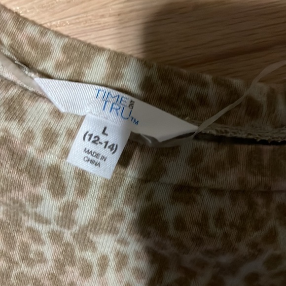 New with tags! Time And Tru Sweater top - Picture 8 of 9